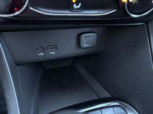 Used 2025 Buick Encore GX Sport Touring w/ Experience Buick Package image 18