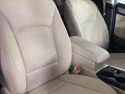 Used 2019 Subaru Outback 2.5i Premium image 19