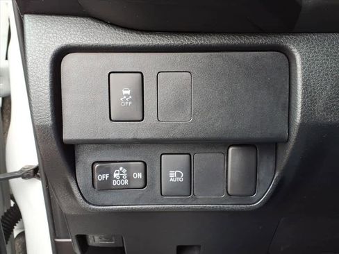 Used 2021 Toyota Tacoma SR image 16