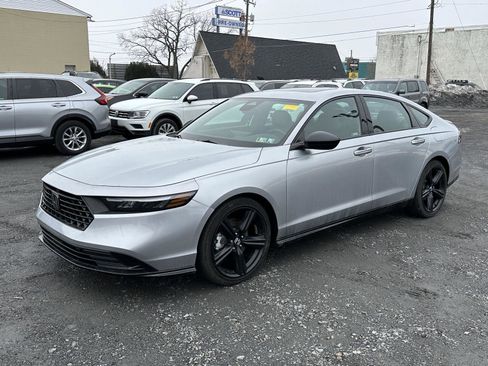 Used 2024 Honda Accord Sport image 4