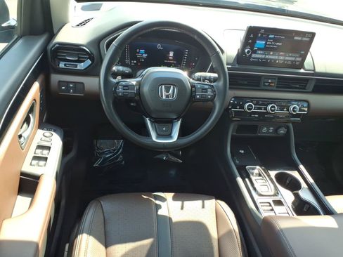 Used 2025 Honda Pilot Elite image 9