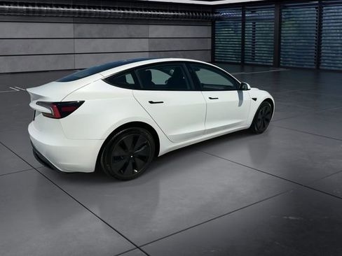 Used 2025 Tesla Model 3 Long Range image 8