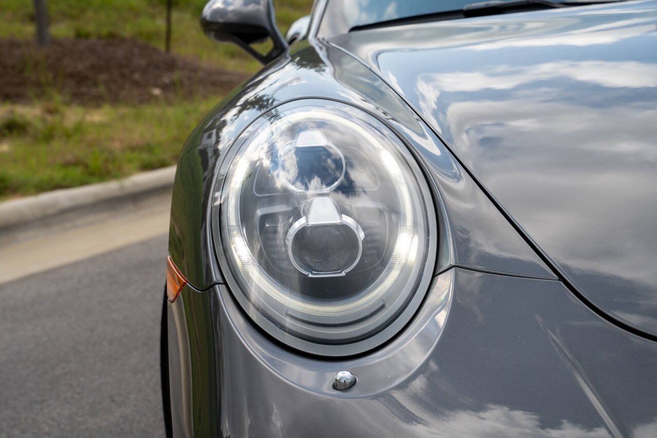 Used 2016 Porsche 911 Turbo S AWD/4WD image 11