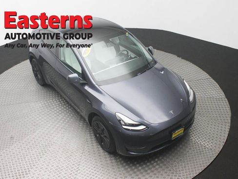 Used 2021 Tesla Model Y Long Range image 3