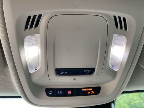 Used 2021 Buick Envision Essence w/ Sport Touring Package AWD/4WD image 18
