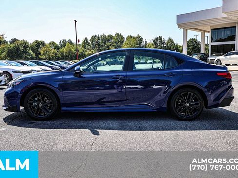 Used 2025 Toyota Camry SE image 9