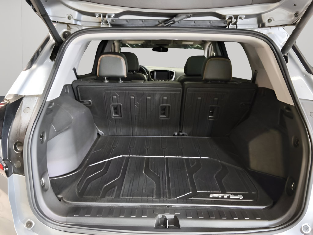 Used 2024 GMC Terrain AT4 w/ Tech Package AWD/4WD image 8
