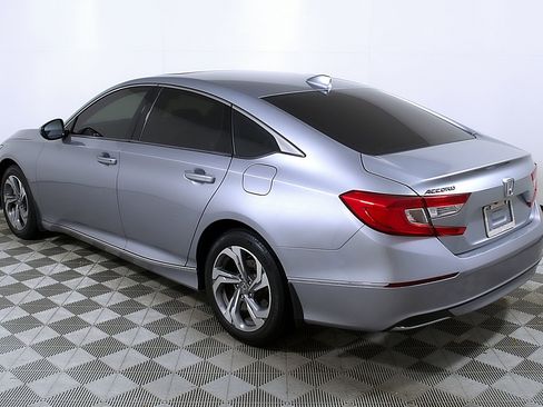 Used 2018 Honda Accord EX image 9