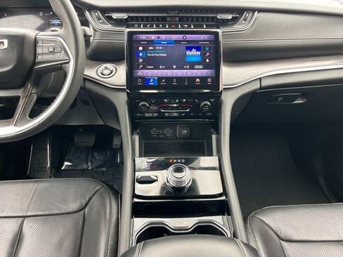 Certified 2023 Jeep Grand Cherokee Limited w/ Luxury Tech Group II image 5