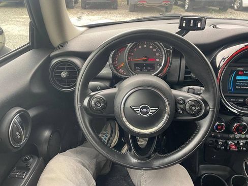 Used 2019 MINI Cooper 2-Door Hardtop FWD image 17