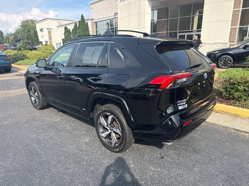 Used 2023 Toyota RAV4 SE w/ Weather & Moonroof Package AWD/4WD image 4