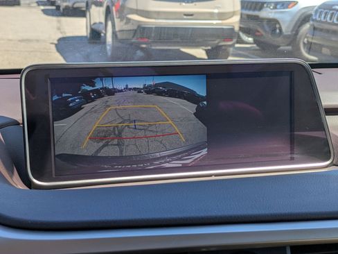 Used 2019 Lexus RX 450h AWD image 23