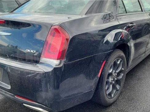 Used 2019 Chrysler 300 S image 3