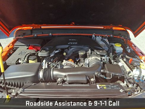 Used 2018 Jeep Wrangler Unlimited Sahara AWD/4WD image 33