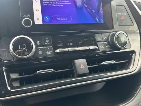 Certified 2024 Toyota Highlander LE image 30