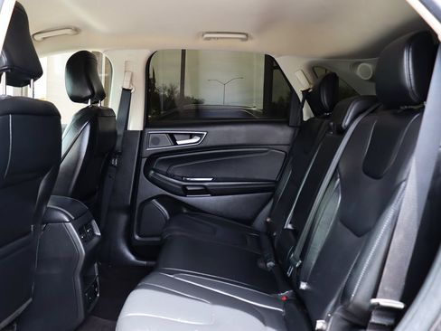 Used 2020 Ford Edge Titanium FWD image 31