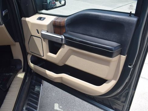 Used 2015 Ford F150 Lariat w/ Equipment Group 502A Luxury AWD/4WD image 17