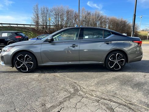 Used 2023 Nissan Altima 2.5 SR image 3