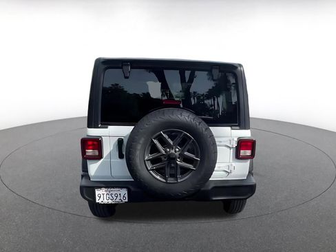 Used 2025 Jeep Wrangler Unlimited Sport AWD/4WD image 11