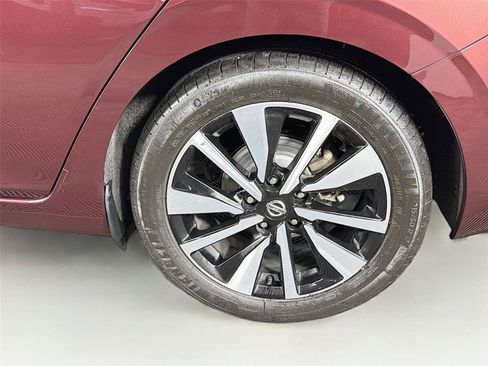 Used 2023 Nissan Sentra SV w/ SV Premium Package FWD image 34