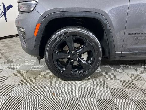 Used 2024 Jeep Grand Cherokee Limited w/ Black Appearance Package RWD image 25