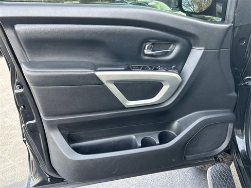 Used 2017 Nissan Titan PRO-4X image 23