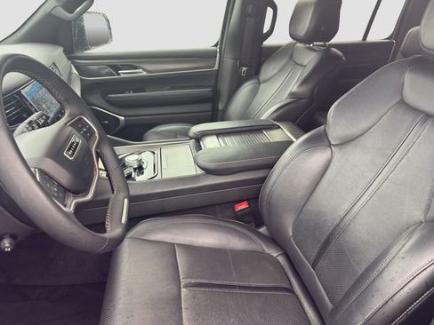 Used 2024 Jeep Wagoneer Series II w/ Flexible Seating Group AWD/4WD image 10