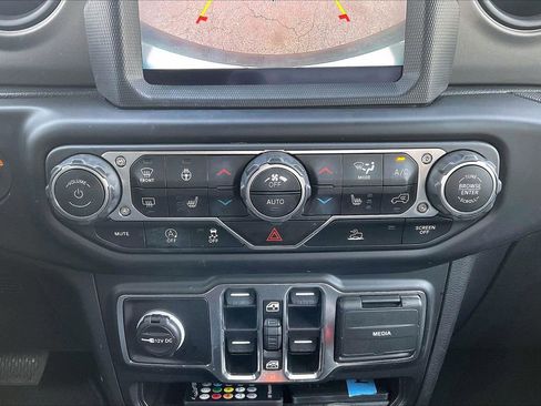 Certified 2022 Jeep Wrangler Sport S w/ Sun And Sound Package image 19