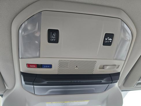 Used 2021 Subaru Ascent Premium w/ Convenience Package image 21