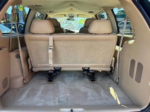 Used 1997 Chrysler Town & Country LXi image 9