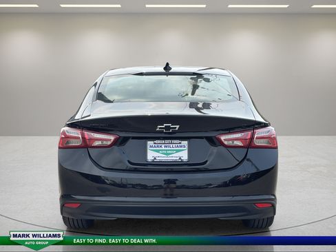 Used 2023 Chevrolet Malibu LT w/ Midnight Edition FWD image 8