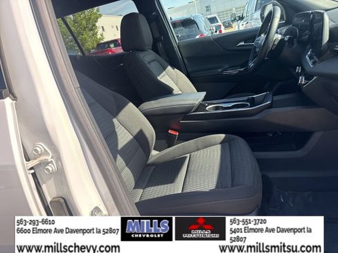 Used 2025 Chevrolet Equinox LT FWD image 23