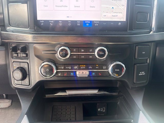 Used 2024 Ford F250 Lariat w/ Black Appearance Package AWD/4WD image 21