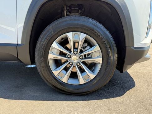 Used 2025 Chevrolet Equinox LT FWD image 14