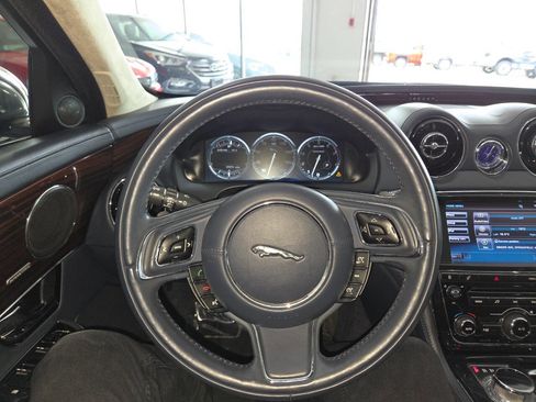 Used 2011 Jaguar XJ L Supercharged image 38