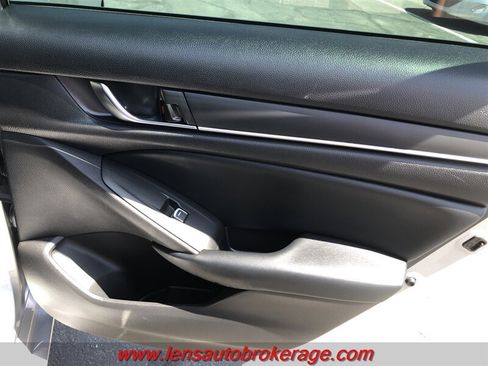 Used 2018 Honda Accord Sport image 19