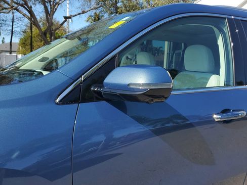 Used 2025 Buick Enclave Avenir w/ Super Cruise Package image 12