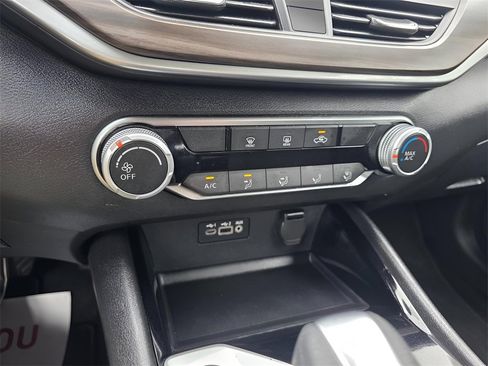 Used 2024 Nissan Altima 2.5 SV image 25