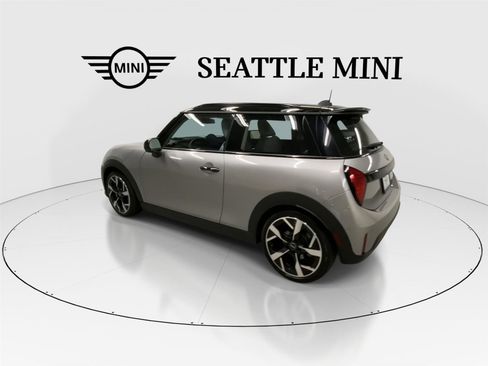 Certified 2025 MINI Cooper S image 8
