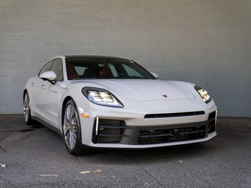 Certified 2025 Porsche Panamera 4 AWD/4WD image 11