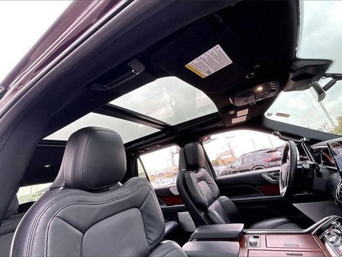 Used 2023 Lincoln Navigator Reserve image 20