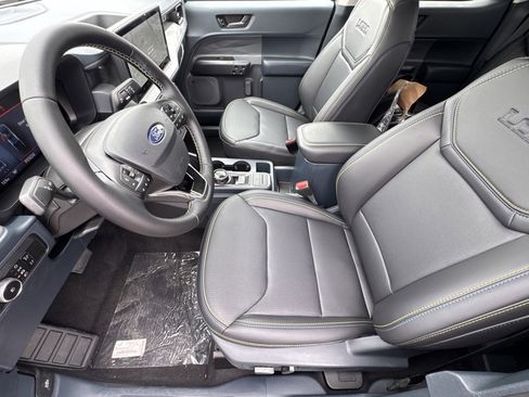 New 2025 Ford Maverick Lobo image 17