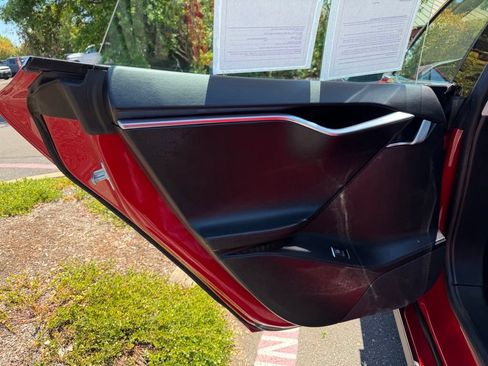 Used 2013 Tesla Model S Performance RWD image 28