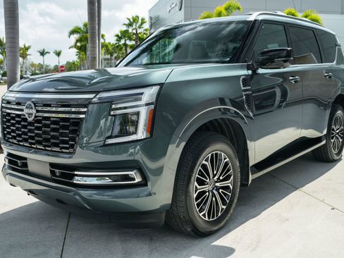 Used 2025 Nissan Armada Platinum image 6