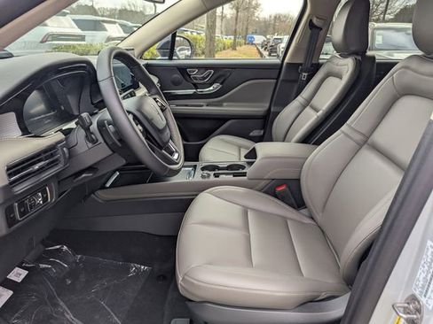 New 2026 Lincoln Corsair Premiere image 17