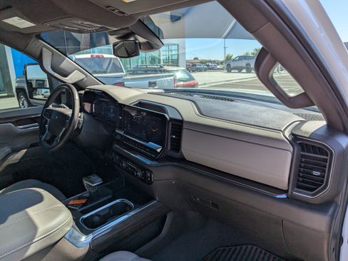 Used 2024 Chevrolet Silverado 1500 RST AWD/4WD image 42