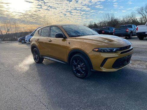 New 2025 Dodge Hornet GT w/ Tech Pack image 2