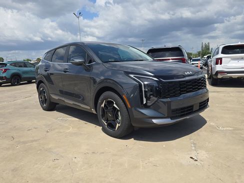 New 2026 Kia Sportage EX FWD image 2