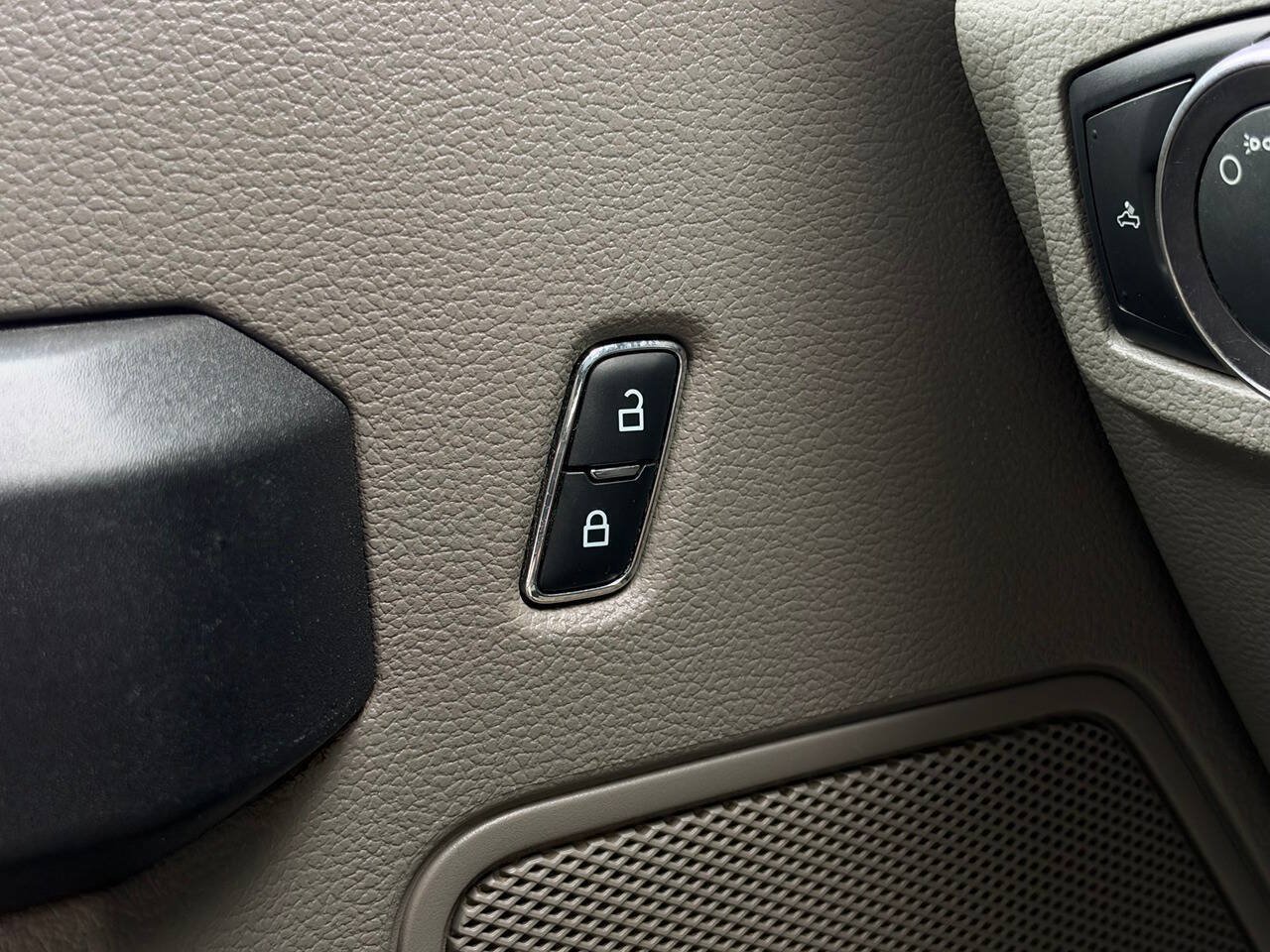 Used 2019 Ford F150 XL w/ Equipment Group 101A Mid RWD image 26