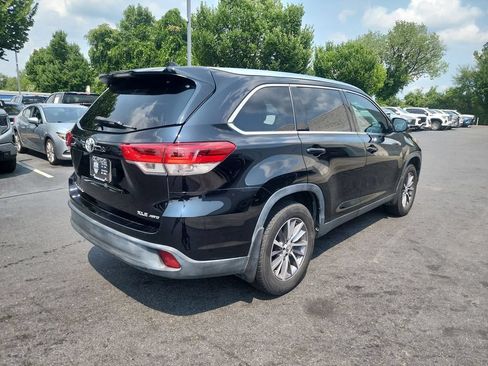 Used 2019 Toyota Highlander XLE AWD/4WD image 8